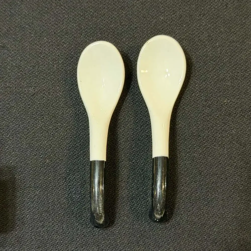Unbranded vintage ceramic